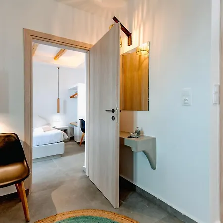 Piperaki Project Náusza