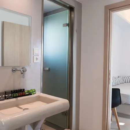 Piperaki Project Náusza